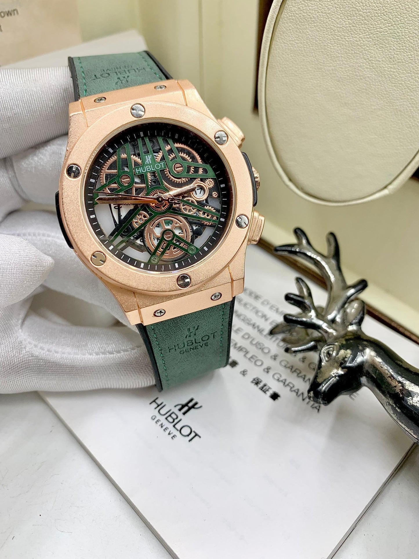 Luxury Transparent Watches – Luxury Timepiece with Automotive-Inspired Design